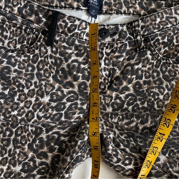 Authentic Icon Leopard Print Women's Jeans Size 29 - Picture 9 of 9